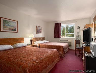 Super 8 By Wyndham Johnstown Hotel Esterno foto